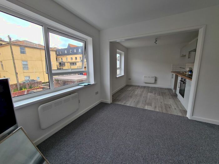 2 Bedroom Flat To Rent In Adelphi Lane, Paignton, TQ4