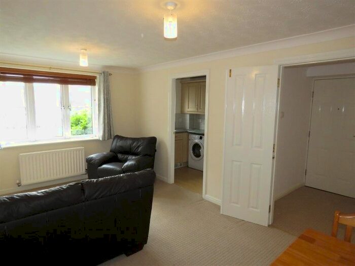 2 Bedroom Flat To Rent In Queenswood Road, Sheffield, S6
