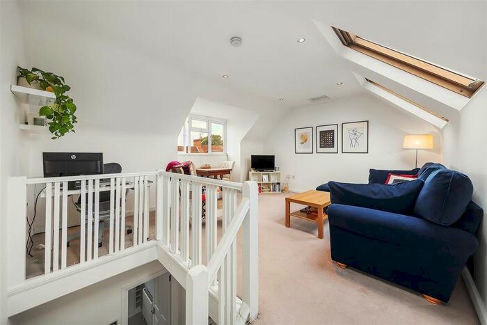 2 Bedroom Flat To Rent In Hebdon Road, London, SW17