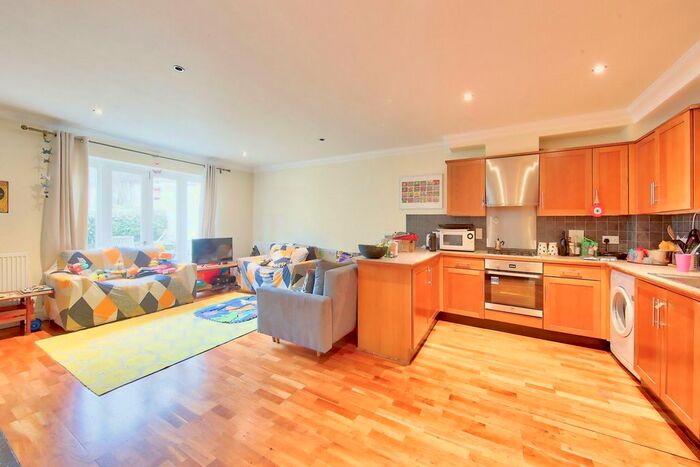 2 Bedroom Mews To Rent In Pearson Mews, Edgeley Road, SW4