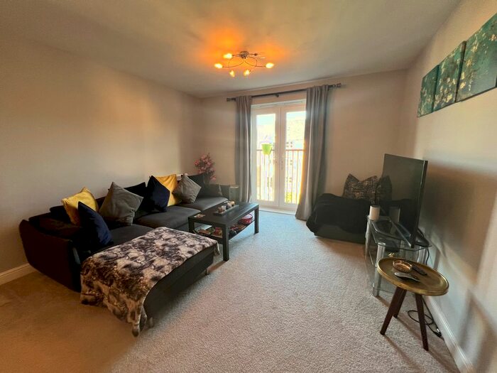 2 Bedroom Flat To Rent In Montgomery Avenue, Leeds, LS16