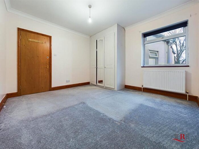 3 Bedroom Flat To Rent In Church Road, London, NW10