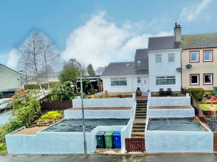 3 Bedroom End Of Terrace House For Sale In Semple Avenue, Lochwinnoch, PA12