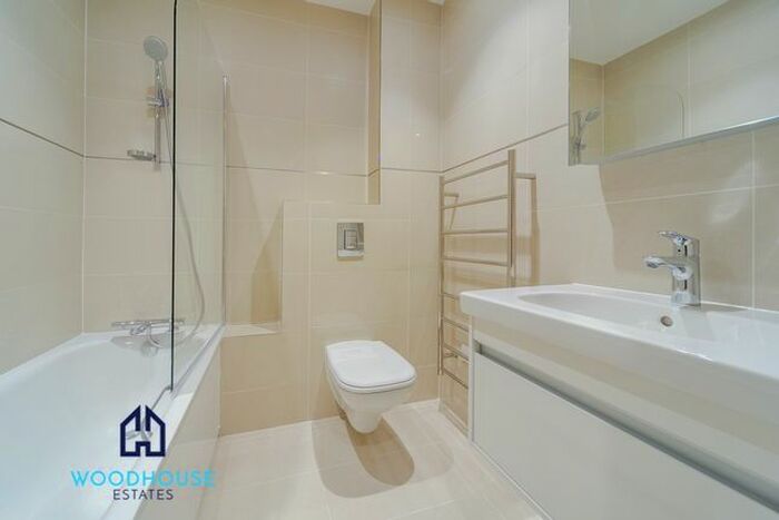 1 Bedroom Flat To Rent In Park Avenue, Bushey, WD23