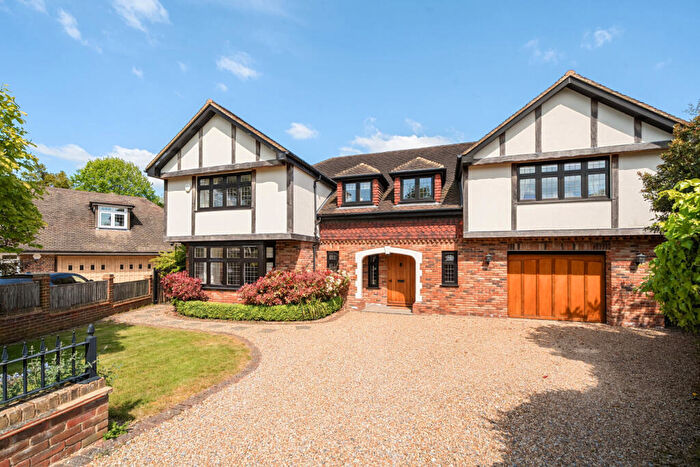 5 Bedroom Detached House For Sale In Greys Park Close, Keston, Kent, BR2