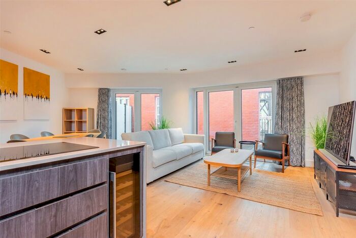 2 Bedroom Flat To Rent In Keybridge Tower, Nine Elms, SW8