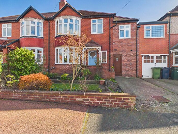 4 Bedroom Semi Detached House For Sale In Deneside Avenue, Gateshead, NE9