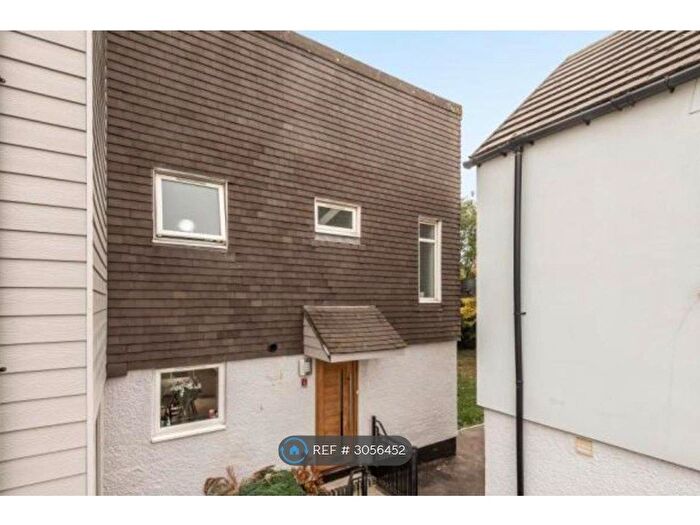 2 Bedroom End Of Terrace House To Rent In Millson Close, London, N20