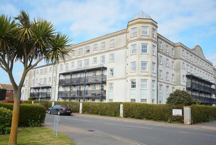 1 Bedroom Flat To Rent In Imperial Court, Marine Parade West, Clacton-On-Sea CO15
