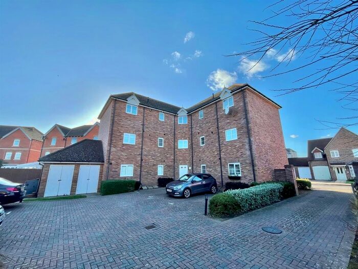 2 Bedroom Flat To Rent In Mulberry Way, Sittingbourne, ME10