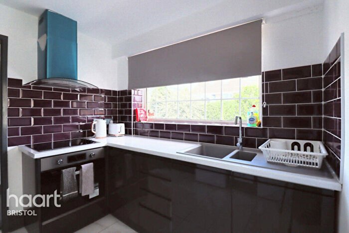 2 Bedroom Semi-Detached Bungalow For Sale In Glenwood Drive, Bristol, BS30