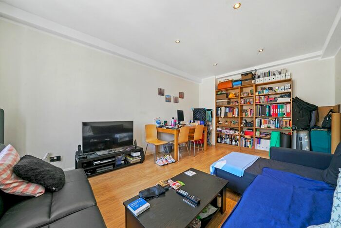 2 Bedroom Flat To Rent In Queensway, London, W2