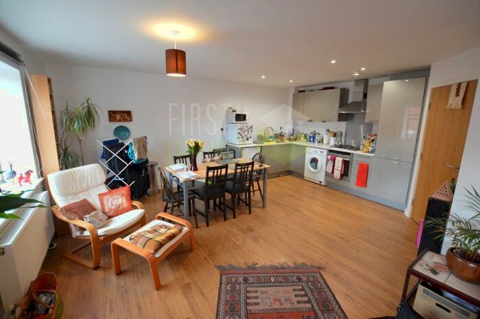 2 Bedroom Flat To Rent In Avenue Road Extension, Clarendon Park, LE2