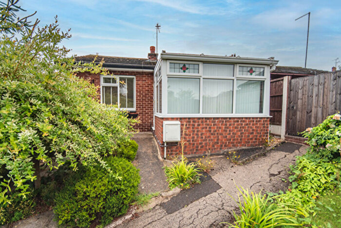 2 Bedroom Detached Bungalow For Sale In Milton Close, Rotherham, S61