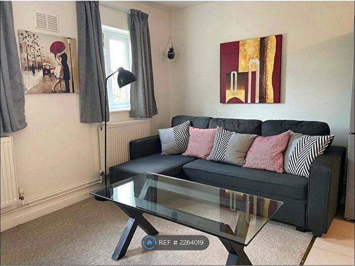 1 Bedroom Flat To Rent In Wolsey Road, Oxford, OX2