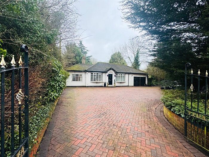 3 Bedroom Bungalow For Sale In Birmingham Road, Water Orton, Birmingham, Warwickshire, B46