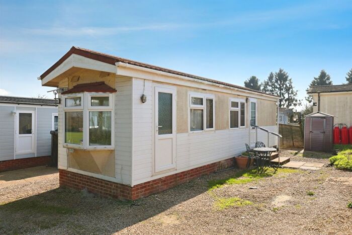 1 Bedroom Park Home For Sale In Wiremead Lane, East Cholderton, Andover, SP11