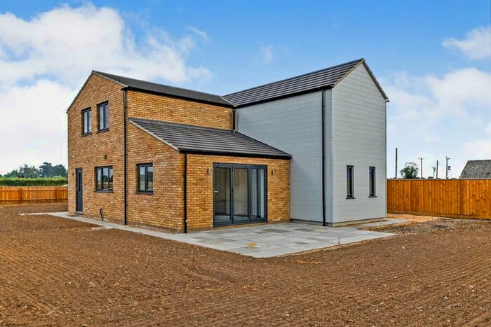 3 Bedroom Detached House For Sale In Hall Road, Outwell, Wisbech, PE14