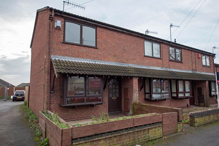 2 Bedroom End Of Terrace House To Rent In Crest View, Sherwood, Nottingham, NG5