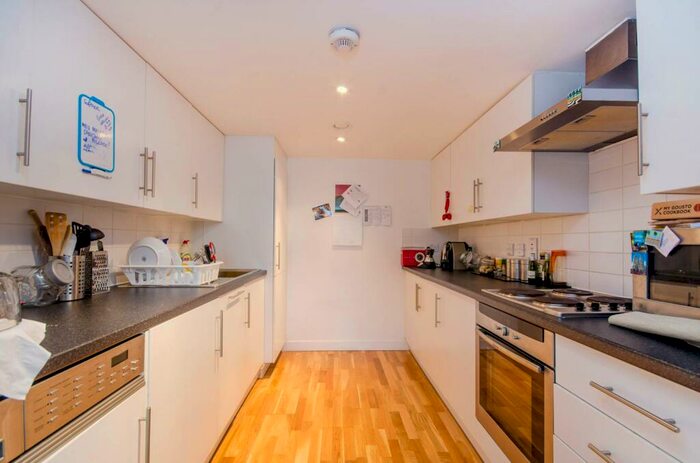 1 Bedroom Flat To Rent In St Pancras Way, King's Cross, London, NW1