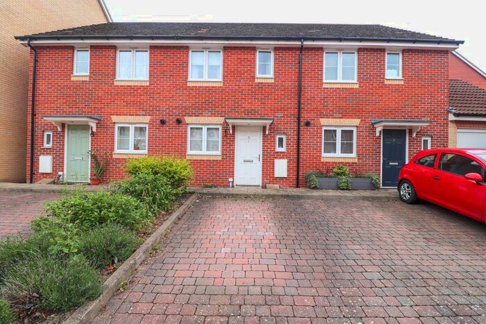 2 Bedroom Terraced House To Rent In Cranwell Road, Farnborough, GU14