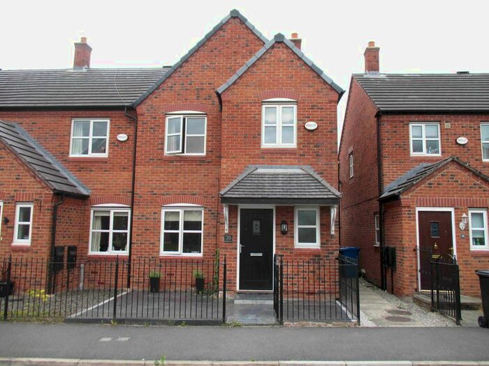 3 Bedroom Town House To Rent In Gadfield Grove, Atherton, Greater Manchester, M46