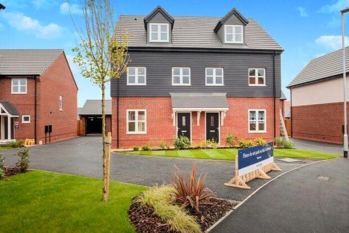 3 Bedroom Semi-Detached House To Rent In Wheatcroft Drive, Nottingham, NG12