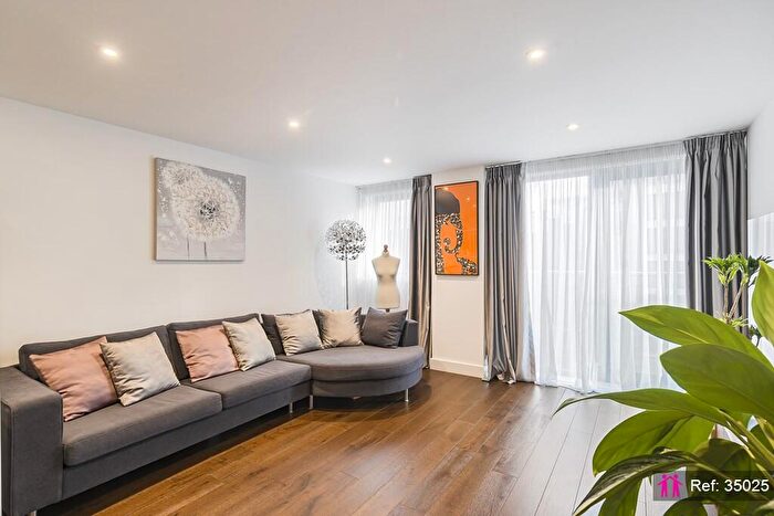 2 Bedroom Apartment For Sale In East Smithfield, London, E1W