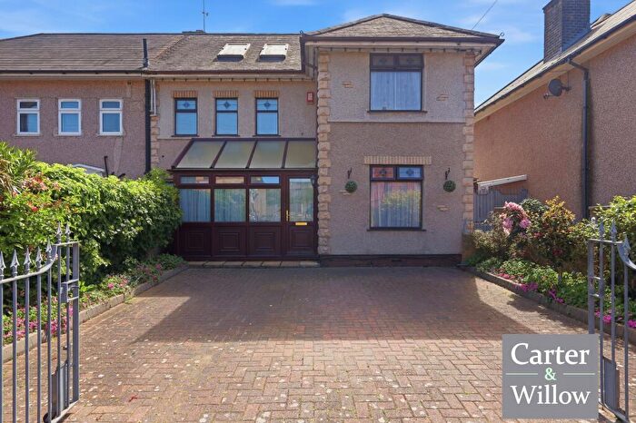 4 Bedroom Semi-Detached House For Sale In Haydon Road, Dagenham, RM8