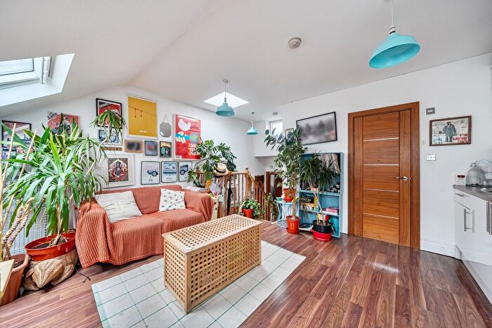 1 Bedroom Flat To Rent In Townmead Road, London, SW6