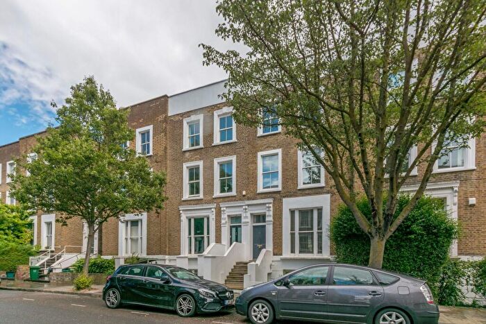 2 Bedroom Flat To Rent In Oakley Road, Islington, London, N1
