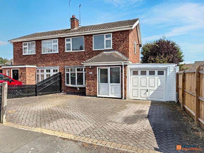 3 Bedroom Semi-Detached House For Sale In Ferndale, Ibstock, LE67