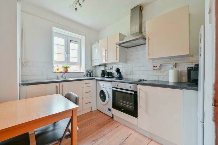 1 Bedroom Flat To Rent In Clarence Way, Camden, London, NW1
