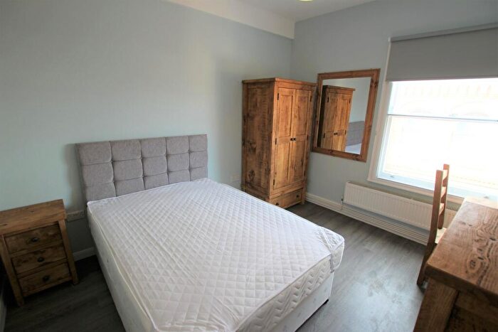 3 Bedroom Apartment To Rent In Room, Goose Gate, NG1