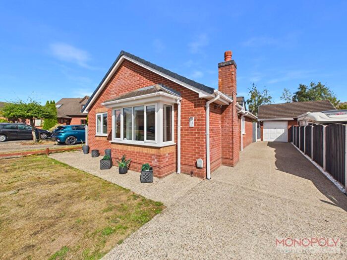 3 Bedroom Detached Bungalow For Sale In The Links, Wrexham, LL13
