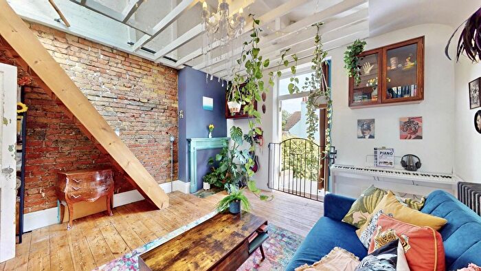 Studio For Sale In Crouch Hall Road, Crouch End, N8