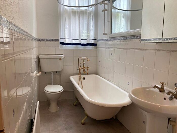 1 Bedroom Flat To Rent In Comely Bank Row, Edinburgh, EH4