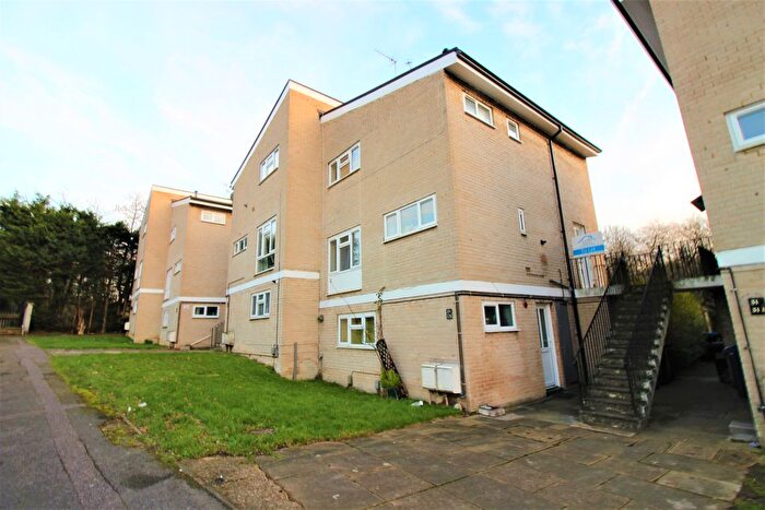4 Bedroom Flat To Rent In Deerswood Avenue, Hatfield, AL10