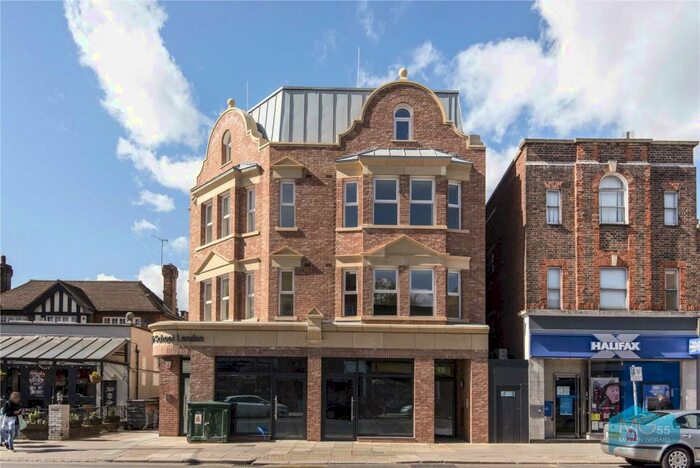 2 Bedroom Apartment To Rent In Ballards Lane, London, N3