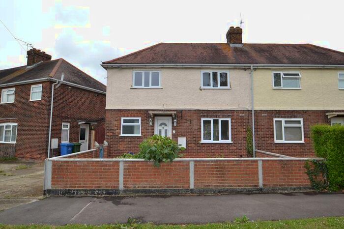 3 Bedroom Semi-Detached House To Rent In Barrow Grove, Sittingbourne, ME10