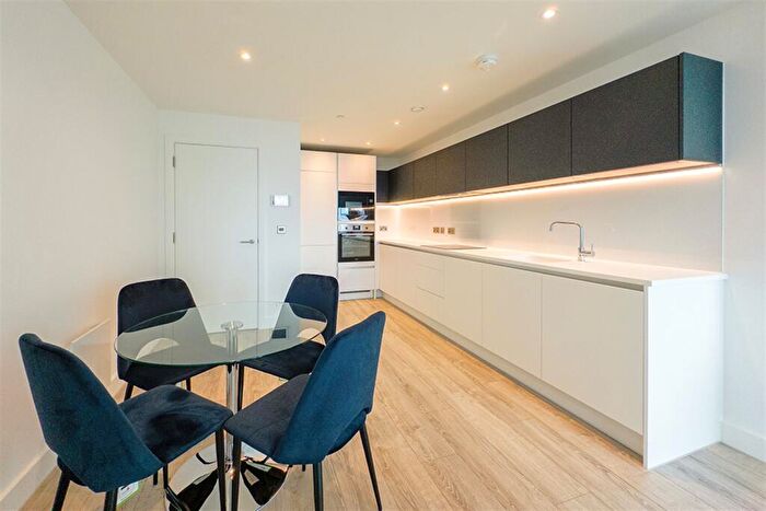 2 Bedroom Apartment To Rent In Thr, M15