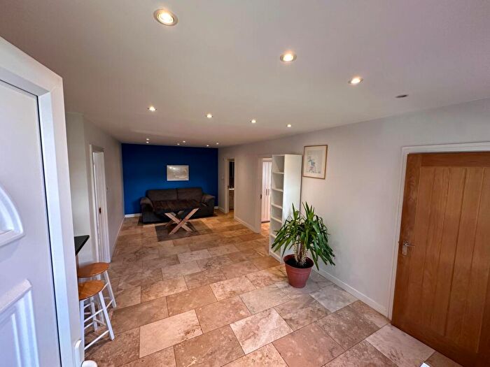 2 Bedroom Bungalow To Rent In Neeld Crescent, London, NW4