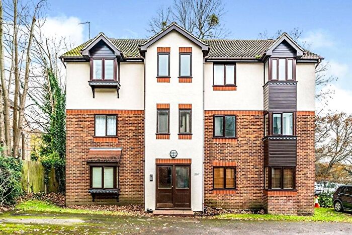 2 Bedroom Flat To Rent In Briarswood, Southampton, Hampshire, SO16