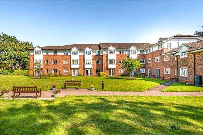 1 Bedroom Property To Rent In Addlestone, Surrey, KT15