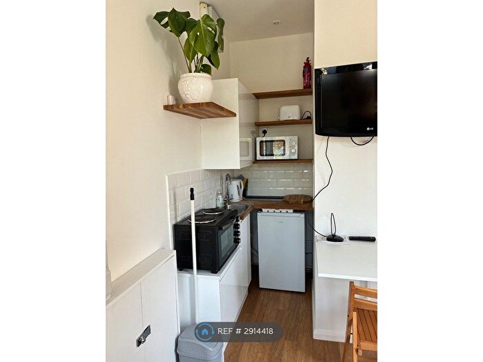 Studio To Rent In Kingswood Road, Bromley, BR2