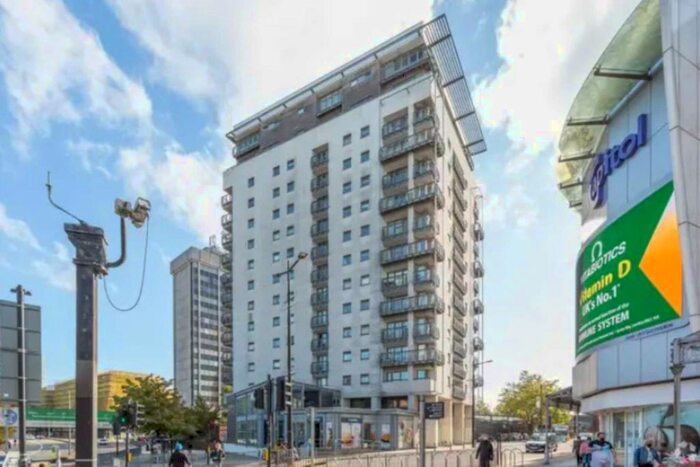 2 Bedroom Flat To Rent In Queen Street, City Centre, CF10