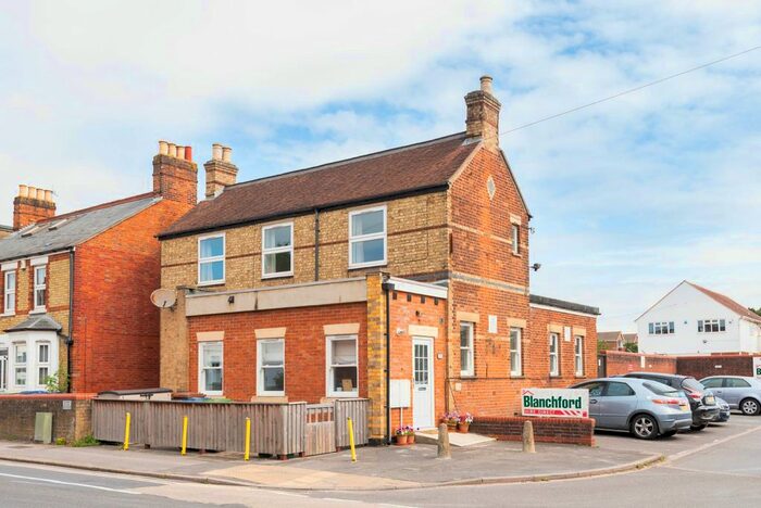2 Bedroom Flat To Rent In Windmill Road, Headington, OX3