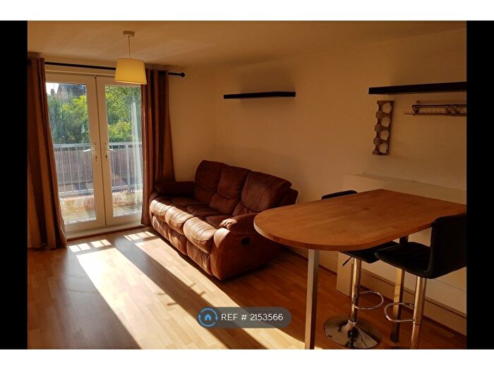 2 Bedroom Flat To Rent In Princes Way, Bletchley, Milton Keynes, MK2
