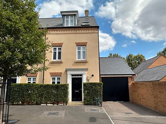 3 Bedroom End Terrace House For Sale In Batt Drive, Taunton, TA2