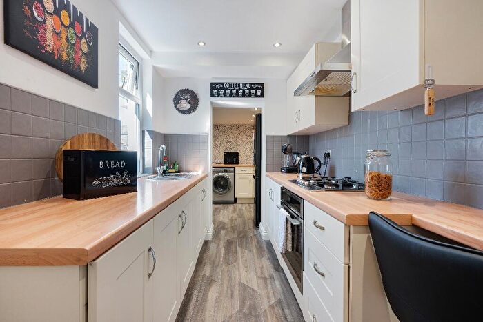 3 Bedroom Terraced House For Sale In Cross Street, Burnley, BB10